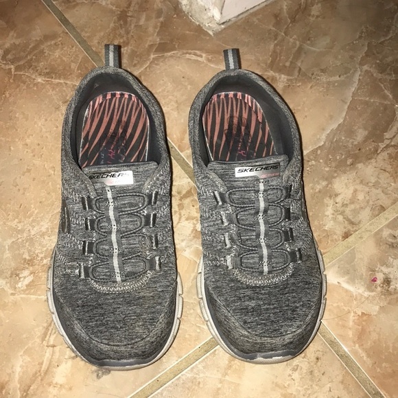 Skechers Size 6 Women’s Grey Memory Foam Sneakers - Picture 3 of 7